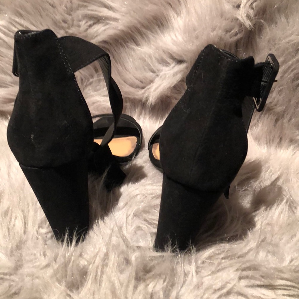 Heels - Picture 4 of 4